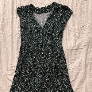 Oak and Fort dark green floral dress